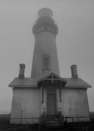 Yaquina Head Lighthouse (before the restoration)